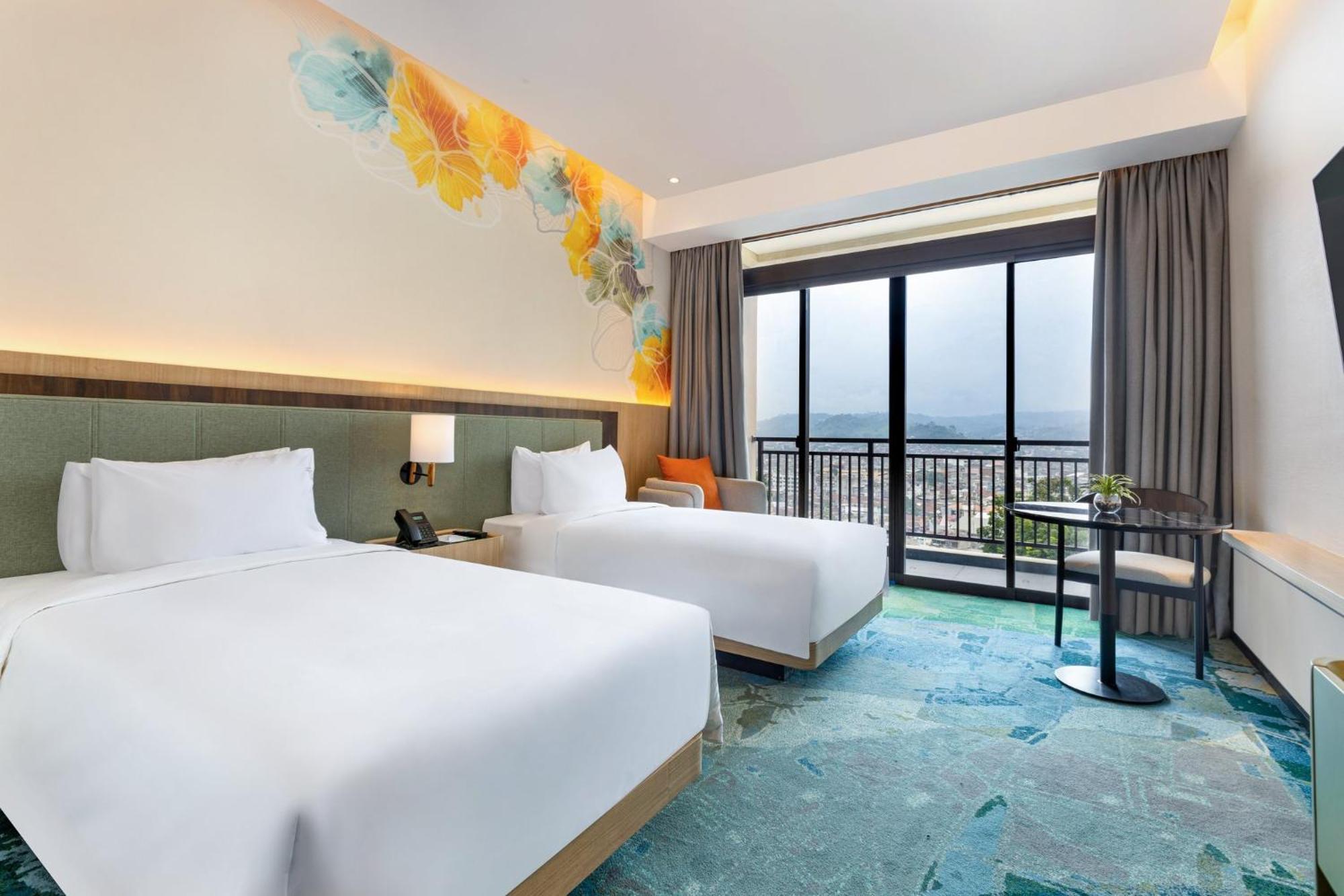 Holiday Inn Lampung Bukit Randu By Ihg Bandar Lampung Exterior photo