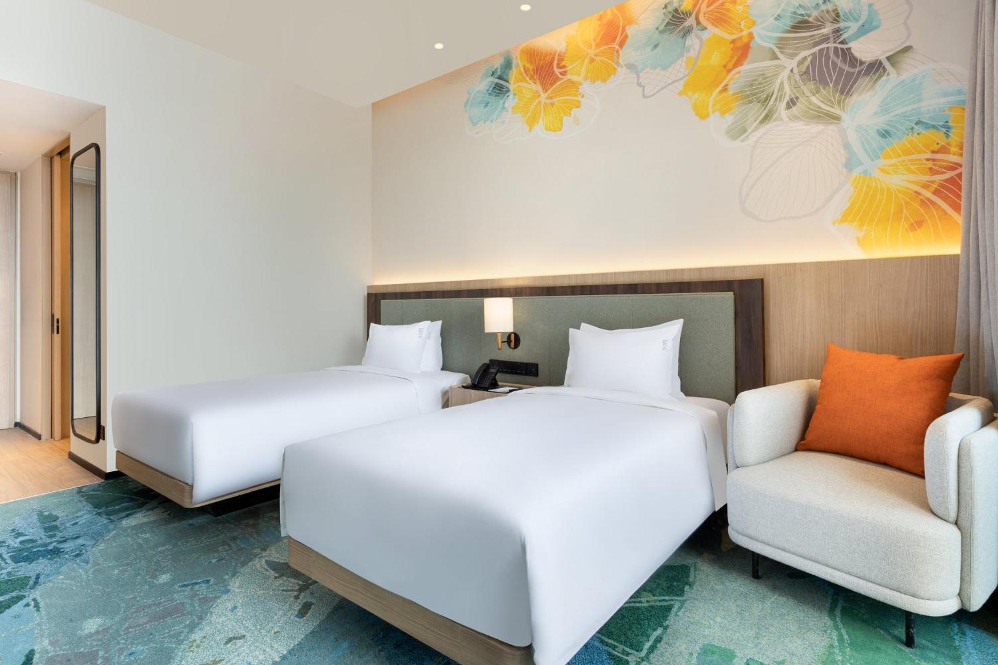 Holiday Inn Lampung Bukit Randu By Ihg Bandar Lampung Exterior photo